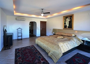 فيلا فاخرة في الانيا / تركيا 