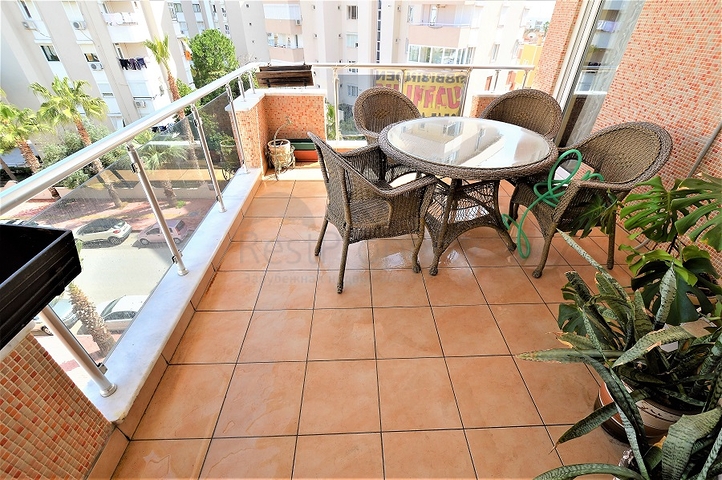 شقة فاخرة بإطلالة بحرية في منطقة كونيالتي أنطاليا