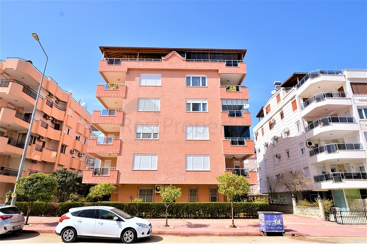 شقة فاخرة بإطلالة بحرية في منطقة كونيالتي أنطاليا