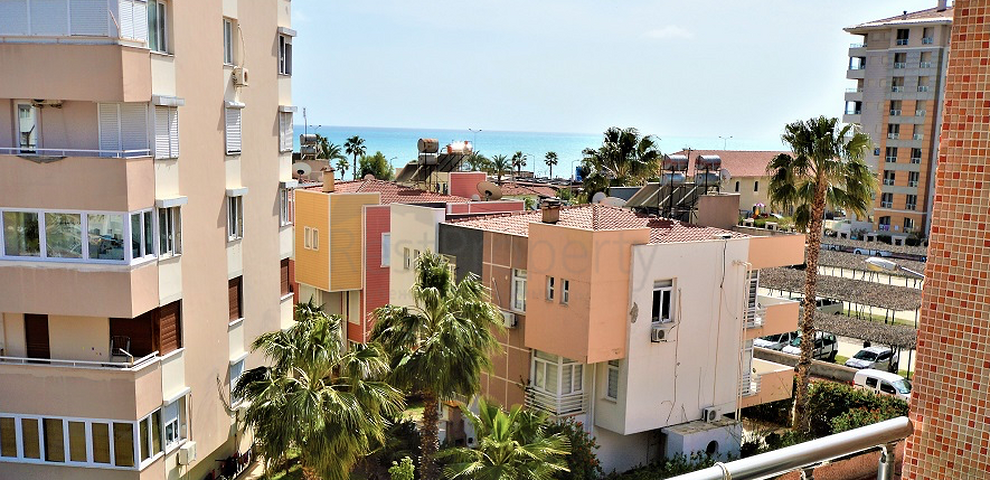 شقة فاخرة بإطلالة بحرية في منطقة كونيالتي أنطاليا