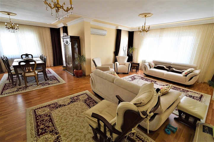 شقة فاخرة بإطلالة بحرية في منطقة كونيالتي أنطاليا