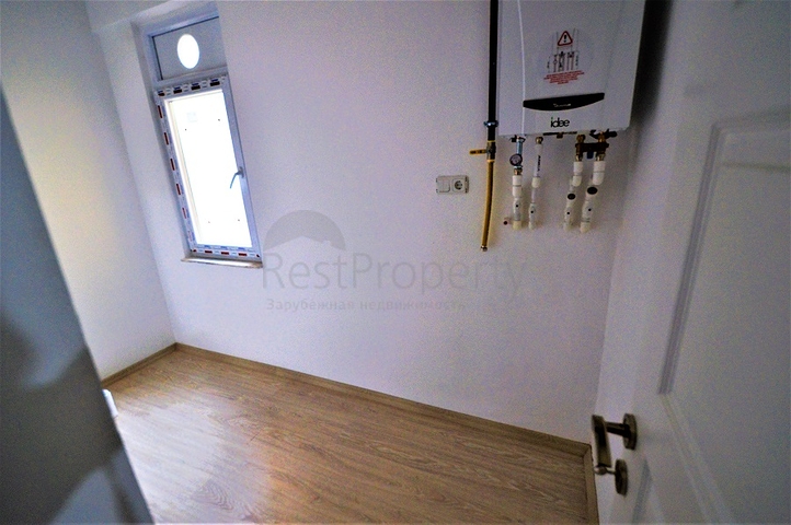 شقة واسعة في احد المجمعات على بعد 200 متر من شاطئ البحر في منطقة ليمان – أنطاليا