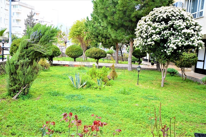 شقة واسعة في احد المجمعات على بعد 200 متر من شاطئ البحر في منطقة ليمان – أنطاليا