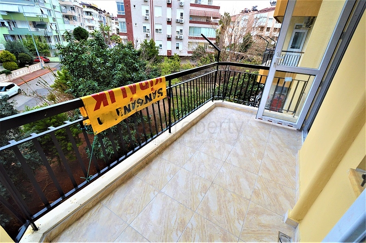 شقة واسعة في احد المجمعات على بعد 200 متر من شاطئ البحر في منطقة ليمان – أنطاليا