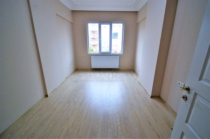 شقة واسعة في احد المجمعات على بعد 200 متر من شاطئ البحر في منطقة ليمان – أنطاليا