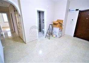 شقة واسعة في احد المجمعات على بعد 200 متر من شاطئ البحر في منطقة ليمان – أنطاليا