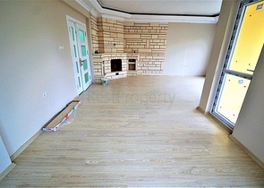 شقة واسعة في احد المجمعات على بعد 200 متر من شاطئ البحر في منطقة ليمان – أنطاليا