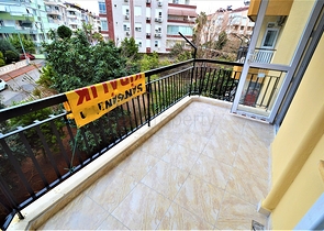 شقة واسعة في احد المجمعات على بعد 200 متر من شاطئ البحر في منطقة ليمان – أنطاليا