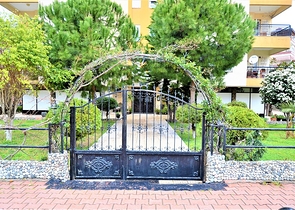 شقة واسعة في احد المجمعات على بعد 200 متر من شاطئ البحر في منطقة ليمان – أنطاليا