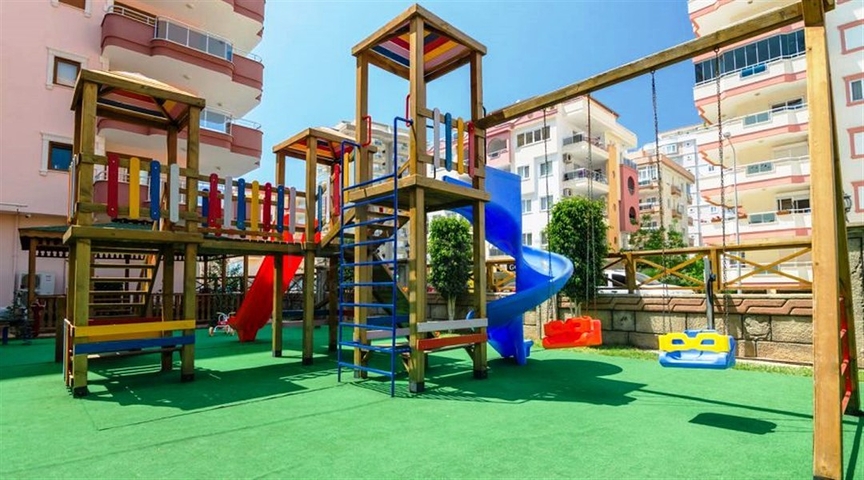 شقة مفروشة ضمن أحد المجمعات بإطلالة ساحرة على البحر الأبيض المتوسط في منطقة محمود لار – ألانيا