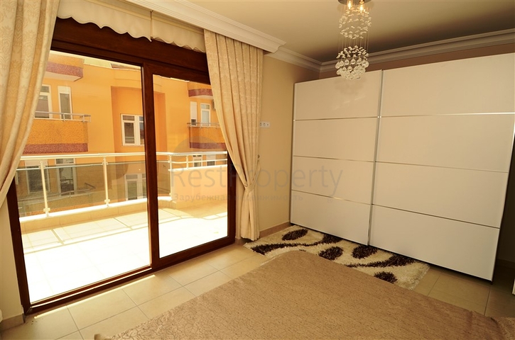 شقة مفروشة ضمن أحد المجمعات بإطلالة ساحرة على البحر الأبيض المتوسط في منطقة محمود لار – ألانيا