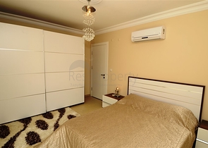 شقة مفروشة ضمن أحد المجمعات بإطلالة ساحرة على البحر الأبيض المتوسط في منطقة محمود لار – ألانيا