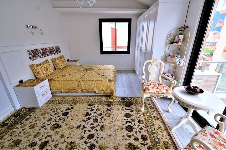 شقة بينتهاوس ضمن أحد المجمعات الفاخرة المشهورة في منطقة كونيالتي – أنطاليا