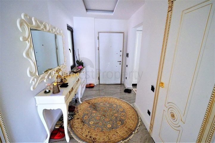 شقة بينتهاوس ضمن أحد المجمعات الفاخرة المشهورة في منطقة كونيالتي – أنطاليا