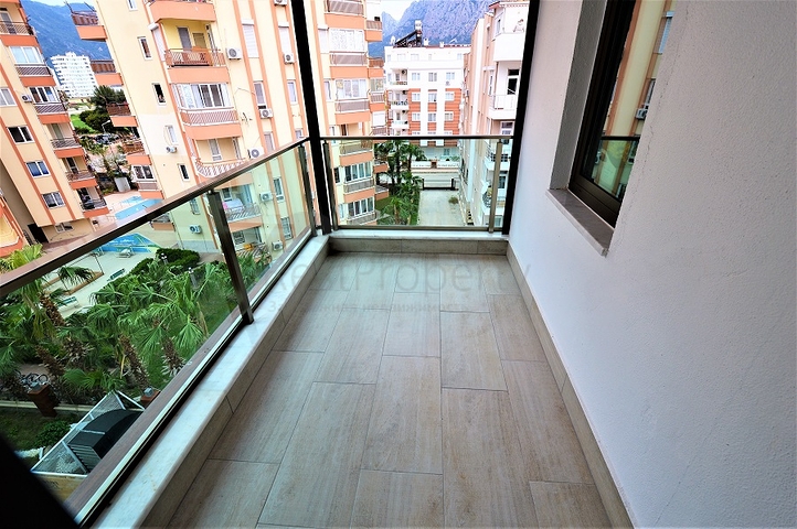 شقة بينتهاوس ضمن أحد المجمعات الفاخرة المشهورة في منطقة كونيالتي – أنطاليا