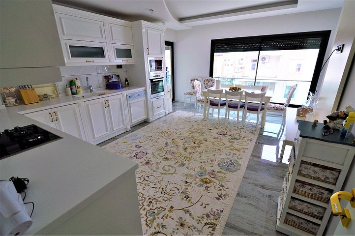 شقة بينتهاوس ضمن أحد المجمعات الفاخرة المشهورة في منطقة كونيالتي – أنطاليا