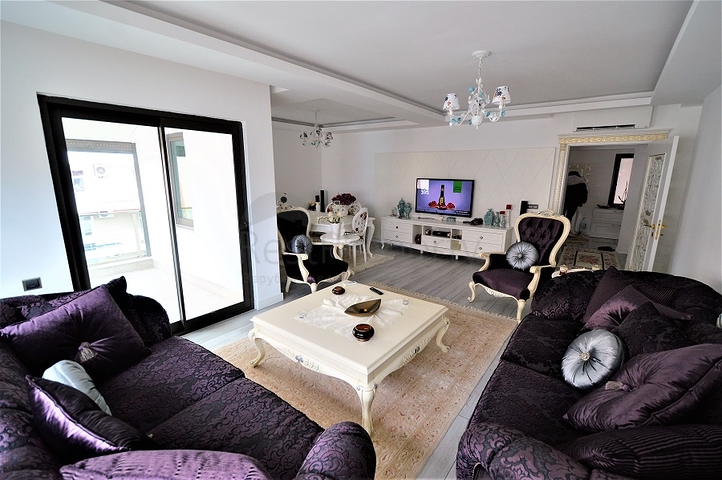 شقة بينتهاوس ضمن أحد المجمعات الفاخرة المشهورة في منطقة كونيالتي – أنطاليا