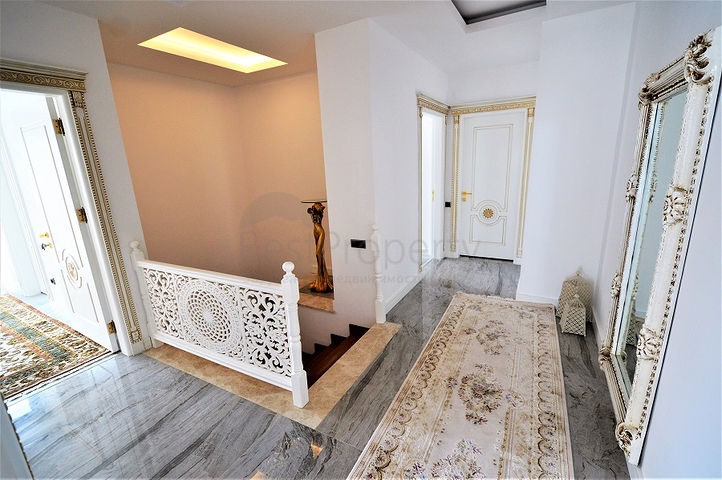 شقة بينتهاوس ضمن أحد المجمعات الفاخرة المشهورة في منطقة كونيالتي – أنطاليا