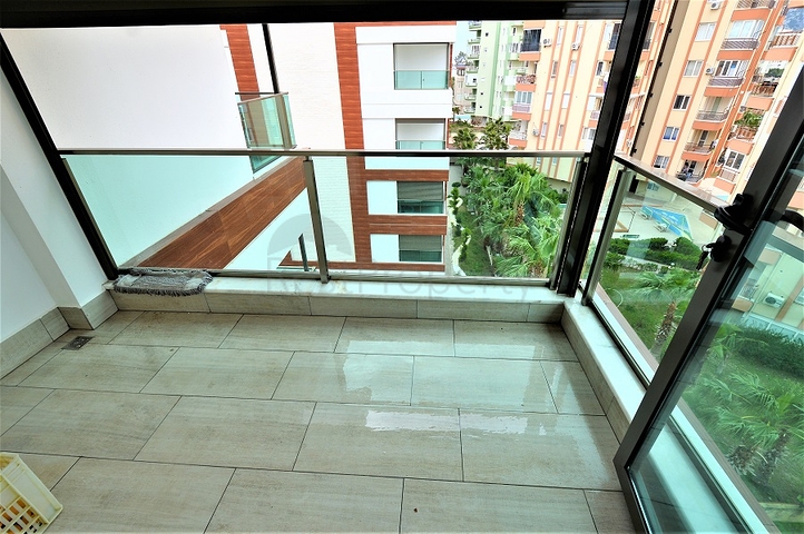 شقة بينتهاوس ضمن أحد المجمعات الفاخرة المشهورة في منطقة كونيالتي – أنطاليا