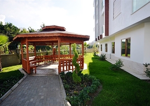 شقة واسعة بتخطيط 2+1 ضمن مجمع رائع على ضفاف النهر في منطقة أوبا – ألانيا