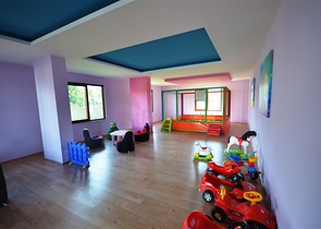 شقة واسعة بتخطيط 2+1 ضمن مجمع رائع على ضفاف النهر في منطقة أوبا – ألانيا