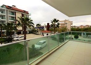 شقة واسعة بتخطيط 2+1 ضمن مجمع رائع على ضفاف النهر في منطقة أوبا – ألانيا