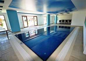 شقة واسعة بتخطيط 2+1 ضمن مجمع رائع على ضفاف النهر في منطقة أوبا – ألانيا