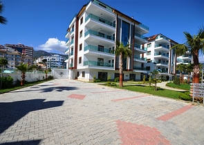 شقة واسعة بتخطيط 2+1 ضمن مجمع رائع على ضفاف النهر في منطقة أوبا – ألانيا