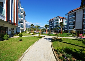 شقة واسعة بتخطيط 2+1 ضمن مجمع رائع على ضفاف النهر في منطقة أوبا – ألانيا