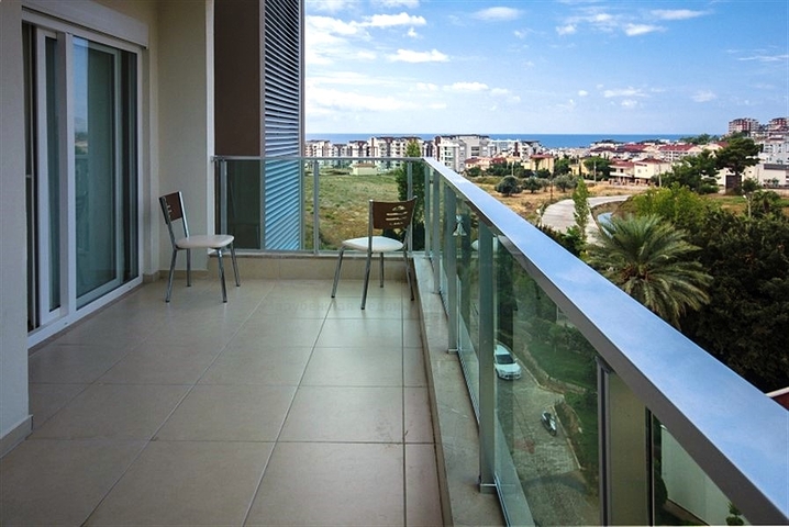 شقة بتخطيط 1+1 ضمن أحد المجمعات الفاخرة بإطلالة بحرية رائعة في منطقة أفسلار – ألانيا