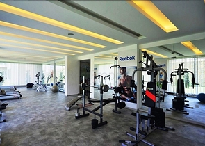 شقة بتخطيط 1+1 ضمن أحد المجمعات الفاخرة بإطلالة بحرية رائعة في منطقة أفسلار – ألانيا