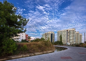 شقة بتخطيط 1+1 ضمن أحد المجمعات الفاخرة بإطلالة بحرية رائعة في منطقة أفسلار – ألانيا