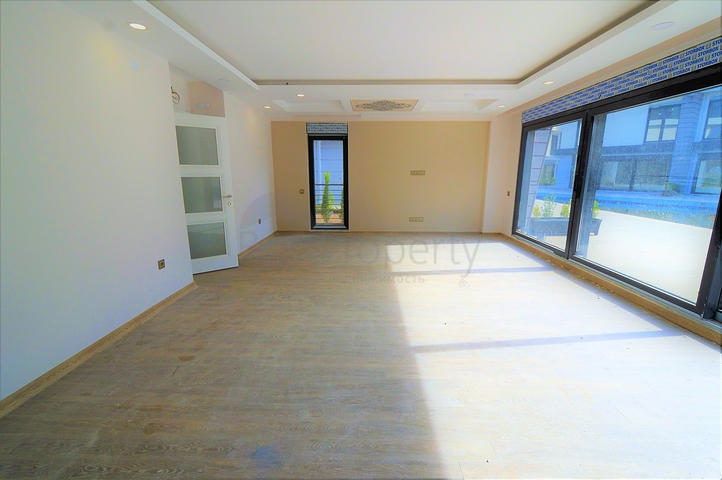 مجمع فيلات في المراحل النهائية من الإنشاء في منطقة كونيالتي – أنطاليا