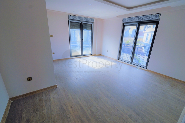 مجمع فيلات في المراحل النهائية من الإنشاء في منطقة كونيالتي – أنطاليا