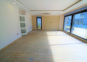 مجمع فيلات في المراحل النهائية من الإنشاء في منطقة كونيالتي – أنطاليا