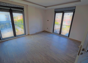 مجمع فيلات في المراحل النهائية من الإنشاء في منطقة كونيالتي – أنطاليا