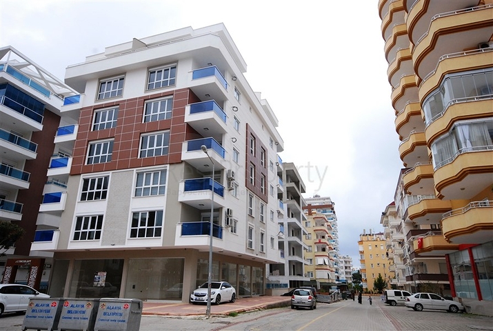 شقة بتخطيط 1+1 في منطقة محمود لار – ألانيا