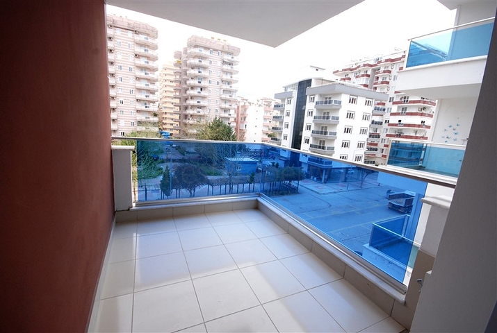 شقة بتخطيط 1+1 في منطقة محمود لار – ألانيا