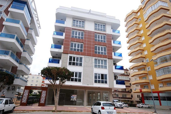 شقة بتخطيط 1+1 في منطقة محمود لار – ألانيا