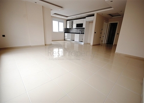 شقة بتخطيط 1+1 في منطقة محمود لار – ألانيا