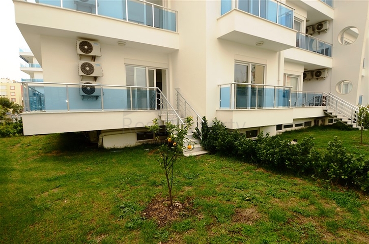 شقة بتخطيط 2+1 مع حديقة ضمن أحد المجمعات الرائعة في منطقة أفسلار – ألانيا