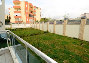 شقة بتخطيط 2+1 مع حديقة ضمن أحد المجمعات الرائعة في منطقة أفسلار – ألانيا