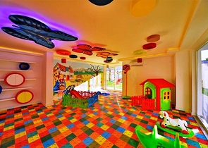 شقة بتخطيط 2+1 مع حديقة ضمن أحد المجمعات الرائعة في منطقة أفسلار – ألانيا