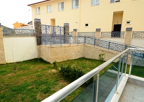 شقة بتخطيط 2+1 مع حديقة ضمن أحد المجمعات الرائعة في منطقة أفسلار – ألانيا