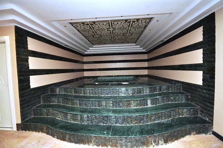 شقة بتخطيط 1+1 ضمن مجمع سكني حديث في منطقة ماحمود لار – ألانيا