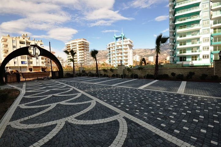 شقة بتخطيط 1+1 ضمن مجمع سكني حديث في منطقة ماحمود لار – ألانيا