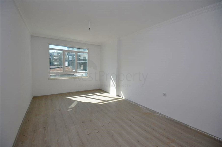 شقة بتخطيط 1+1 ضمن مجمع سكني حديث في منطقة ماحمود لار – ألانيا