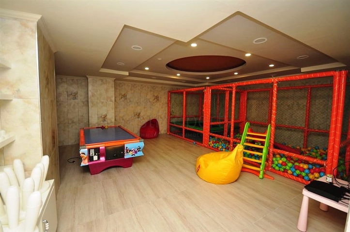 شقة بتخطيط 1+1 ضمن مجمع سكني حديث في منطقة ماحمود لار – ألانيا