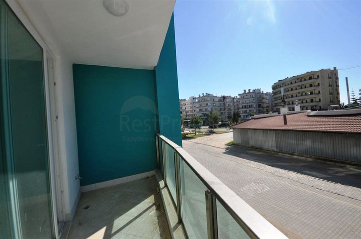 شقة بتخطيط 1+1 ضمن مجمع سكني حديث في منطقة ماحمود لار – ألانيا