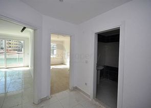 شقة بتخطيط 1+1 ضمن مجمع سكني حديث في منطقة ماحمود لار – ألانيا